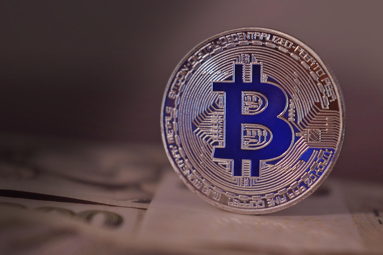 比特币减半满周年、涨逾三成！机构进场加速牛市