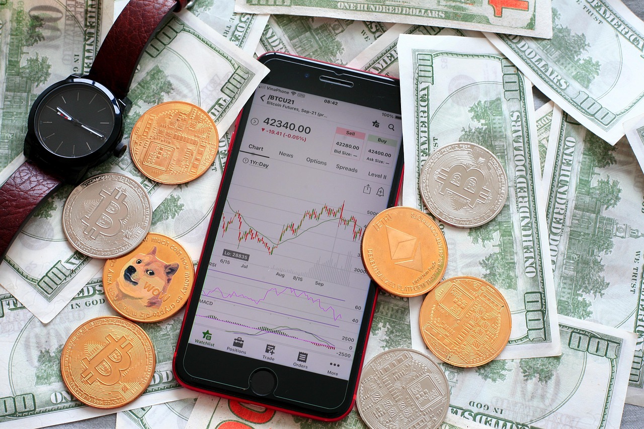 余弦：Hyperliquid上50倍杠杆巨鲸再以452万USDC做多ETH！爆仓价1391美元